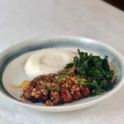 ข้าวอกเป็ดกะเพรากรอบ