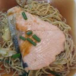 บะหมี่แซลม่อนเทริยากิ