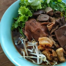 ก๋วยเตี๋ยวเป็ดตุ๋นโกรุทธิ์