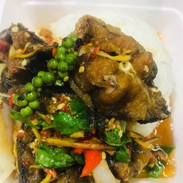 ข้าวผักฉ่าปลาดุก