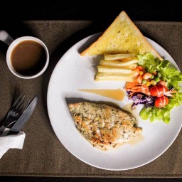 SmallRoom Steakhouse   Halal food