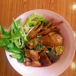 กว๋ยเตี๋ยวไก่ตุ๋น