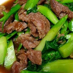 คะน้าเนื้อน้ำมันหอย ราดข้าว