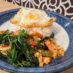 กะเพรามันกุ้งแม่น้ำราดข้าว+ดาว