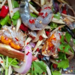 ยำปูม้ากุ้งสด+มะม่วง