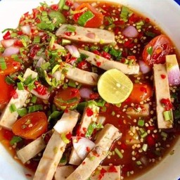 ยำนัวหมูยอไข่แดงเค็ม