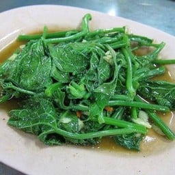 ผัดผักแม้วไฟแดง