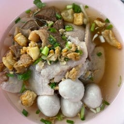 ก๋วยเตี๋ยวหมูต้มยำ พอแดกได้ เพชรเกษม15