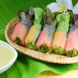Nene’s House สลัดโรลและขนมหวาน