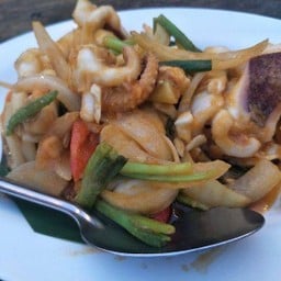 ปลาหมึกผัดพริกเผา