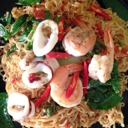 ร้านน้องณิอาหารตามสั่ง แหลมฉบัง