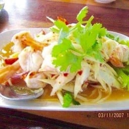 ยำมะม่วงกุ้งสด