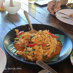 ปูนิ่มผัดผงกะหรี่