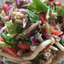 ยำเห็ดหมูสับ