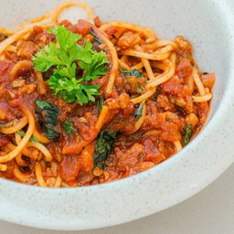 สปาเก็ตตีซอสมะเขือเทศเนื้อสับ