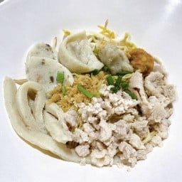 ก๋วยเตี๋ยวลูกชิ้นปลาเยาวราชสูตรพริกไทยสุทธิพร