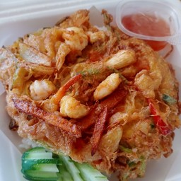 ข้าวไข่เจียวผงกระหรี่ทะเล