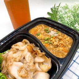 ก๋วยเตี๋ยวหมูสับ สูตรที่ร้านใส่ผงกระหรี่นะคะ