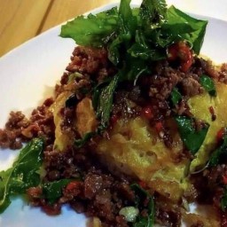 พีพี ก๋วยเตี๋ยวน้ำตกตามสั่ง