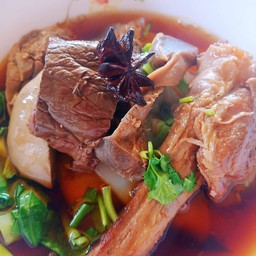 เส้นหมี่ขาวเป็ดตุ๋น