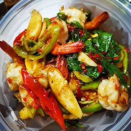 ข้าวไข่ข้นกะเพราทะเล
