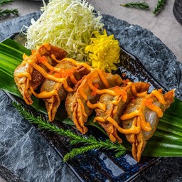 108) เกี๊ยวซ่าไก่ซอสชีส