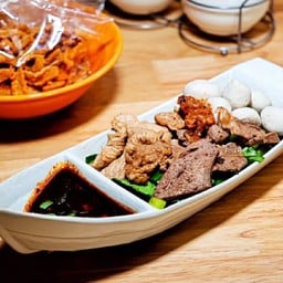 ก๋วยเตี๋ยวเรือสามแซ่บ  ราม 2