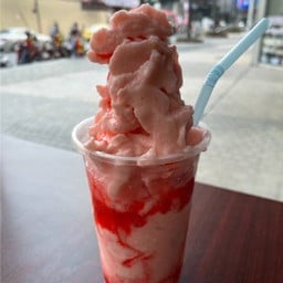 สะเตอเบอร์รี่นมสดปั่น