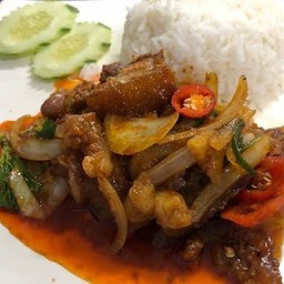 พริกเผาหมู ราดข้าว