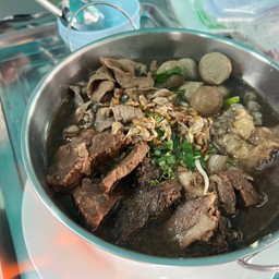 ก๋วยเตี๋ยวเนื้อรวม