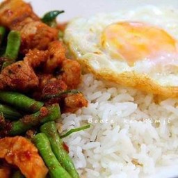 ข้าวพริกแกงหมู ไก่ ราดข้าว