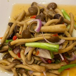 ยำเห็ดโคนญี่ปุ่น