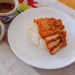 หมูทอดบ้านแขก พันท้ายนรสิงห์