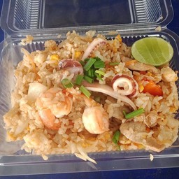 ข้าวผัดรวมทะเล