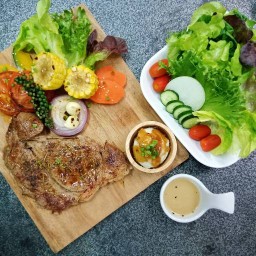 dot steak & salad Khuang Singh village