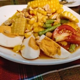 ตำข้าวโพดไข่เค็ม