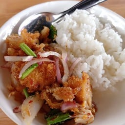 ก๋วยเตี๋ยวเรือบัวริมบึง ท่าม่วง