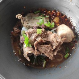 ก๋วยเตี๋ยวริมคลอง นุชกาญจนา