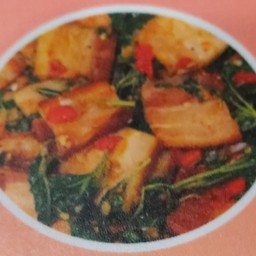 กระเพราเบคอนแฮม