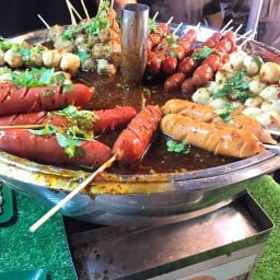 ร้านลูกชิ้นปิ้งย่าง น้องณดา