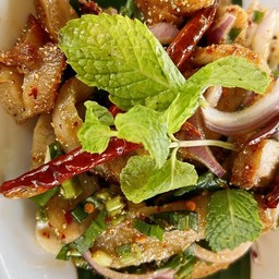 น้ำตกคอหมู