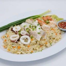 ข้าวผัดจานใหญ่