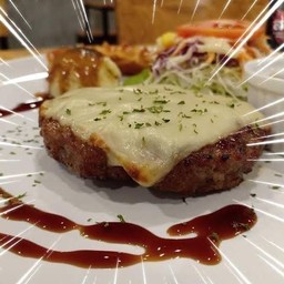 สเต็กแฮมเบิร์กหมูชีส 1ชิ้น+สลัดผัก