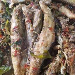 ผัดเผ็ดพุงปลาช่อน( ขนาด M )