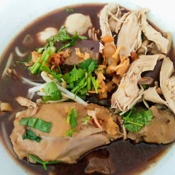 ก๋วยเตี๋ยวโอ่งแซ่บ  น้ำตก น้ำใส