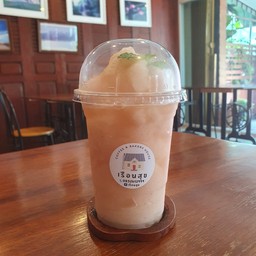 บ๊วย ปั่น