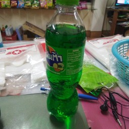 น้ำ เขียว