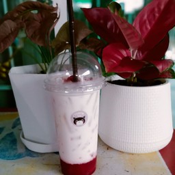 นมสดสตอเบอรี่