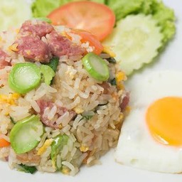 ข้าวผัดแหนม