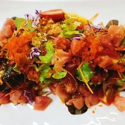 ทูน่าแซ่บ